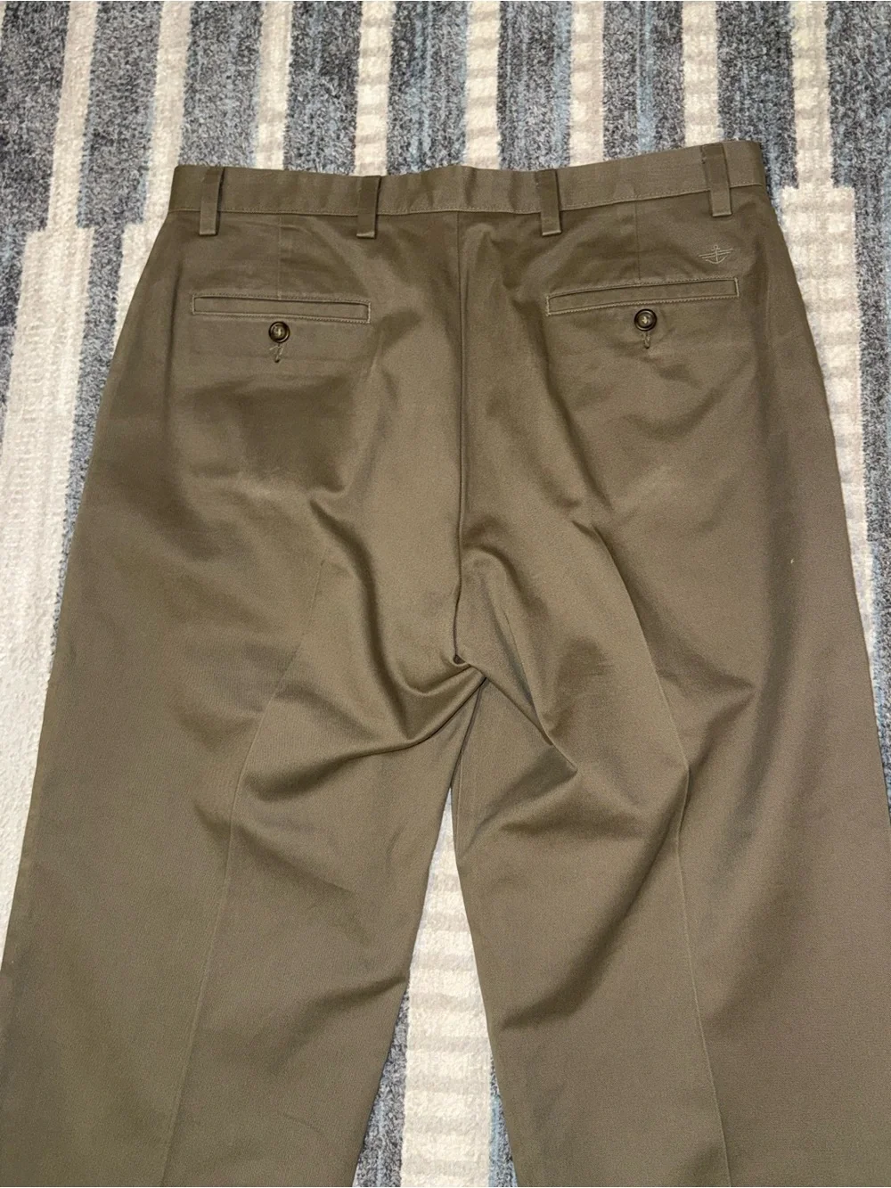 Dockers D3 Men’s Brown Grey Straight Leg Flat Front Chinos 34x30 Stretch Comfort
